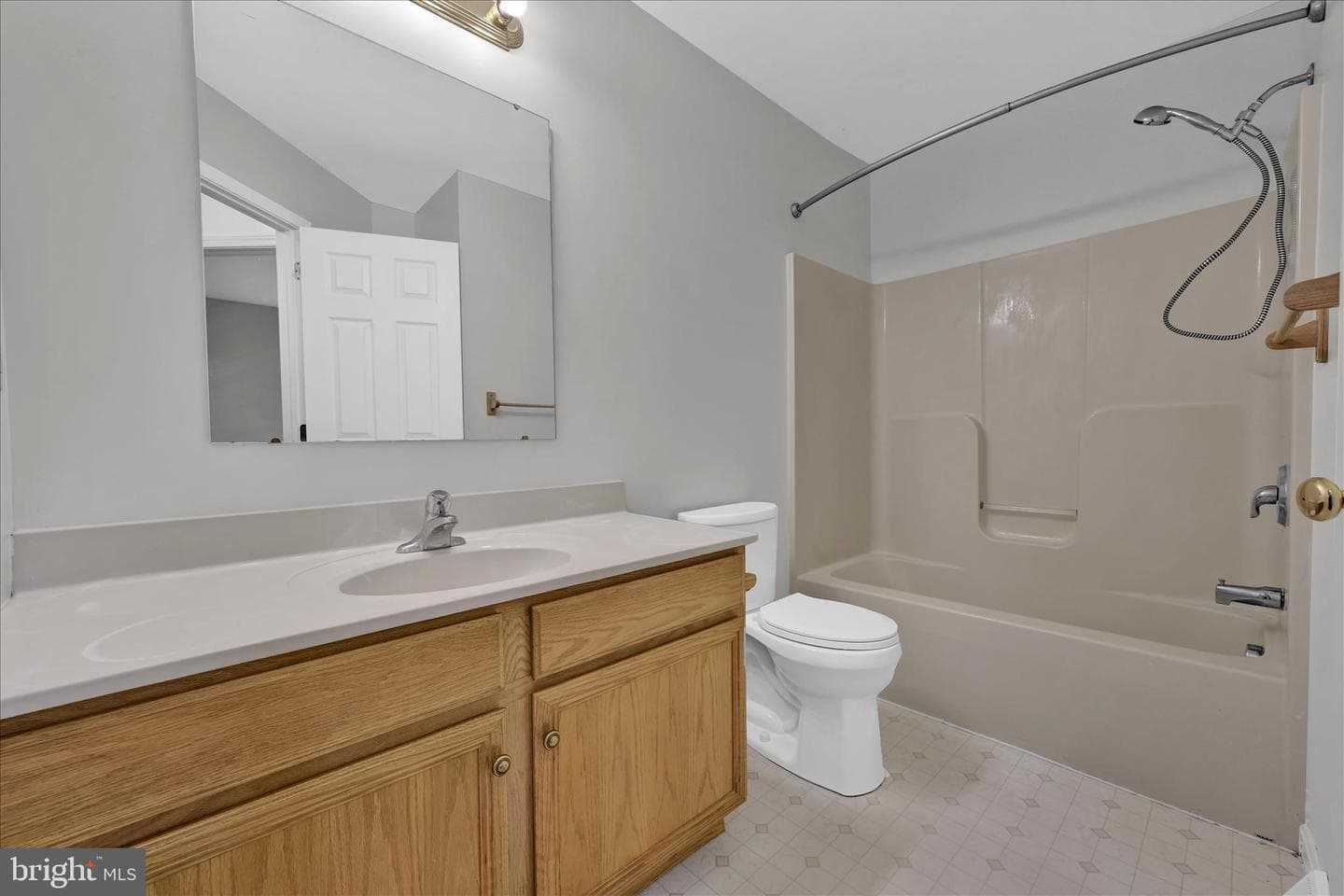 712 Knoll Drive photo 18