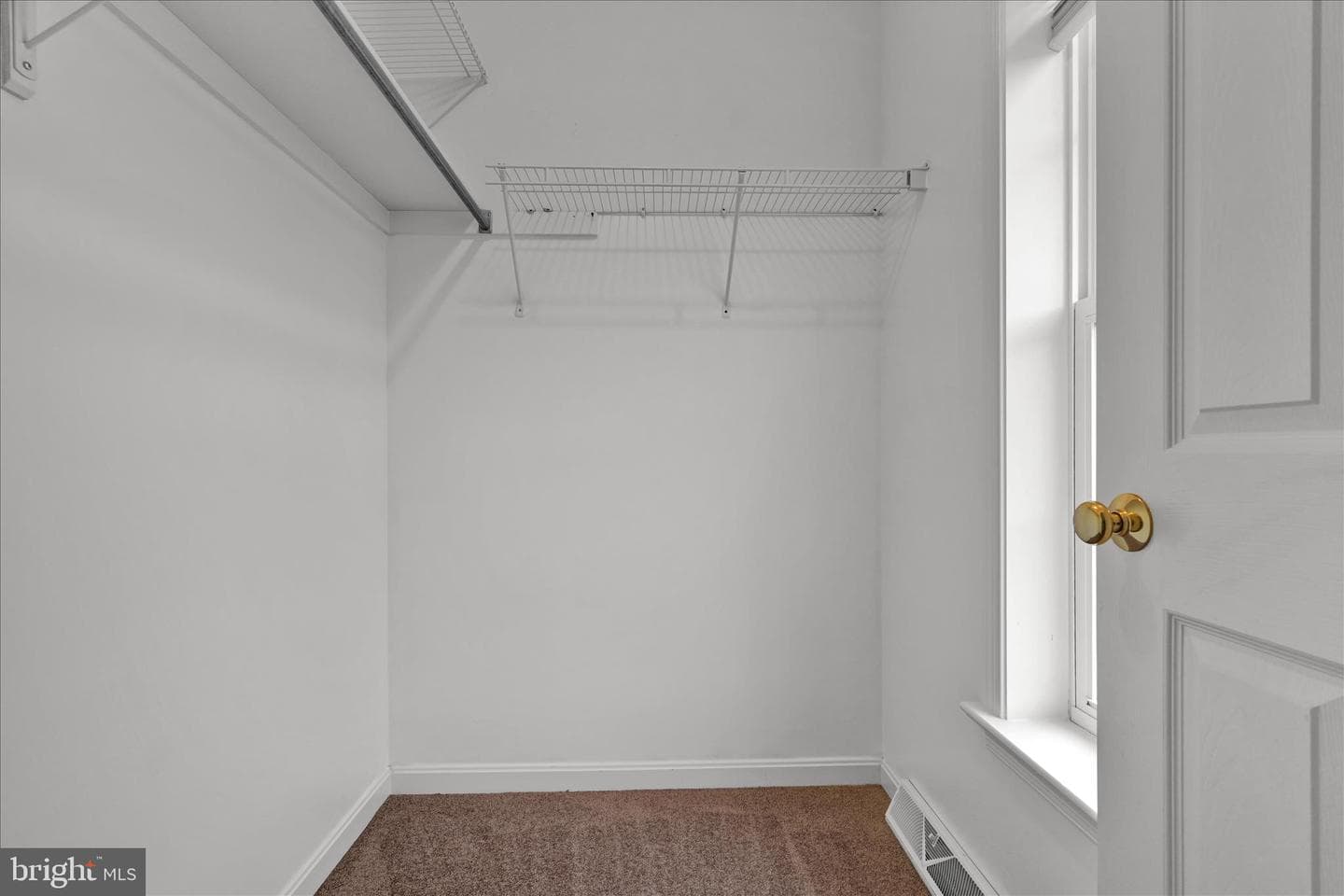 712 Knoll Drive photo 21