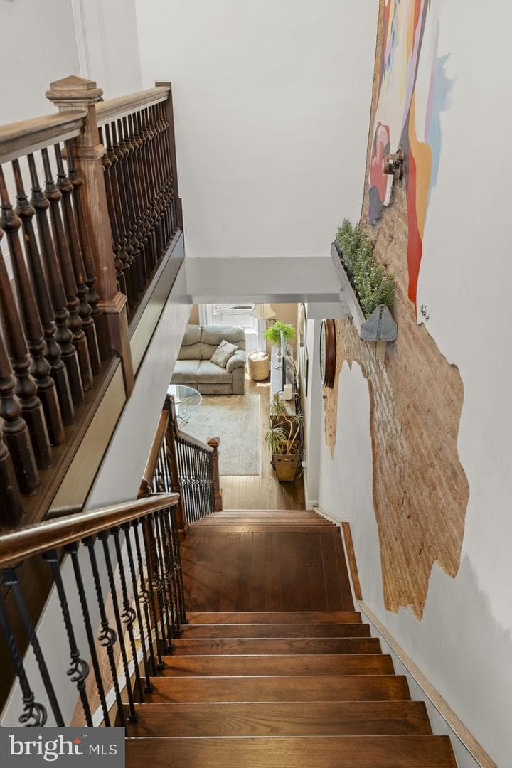 305 N Queen Street photo 48