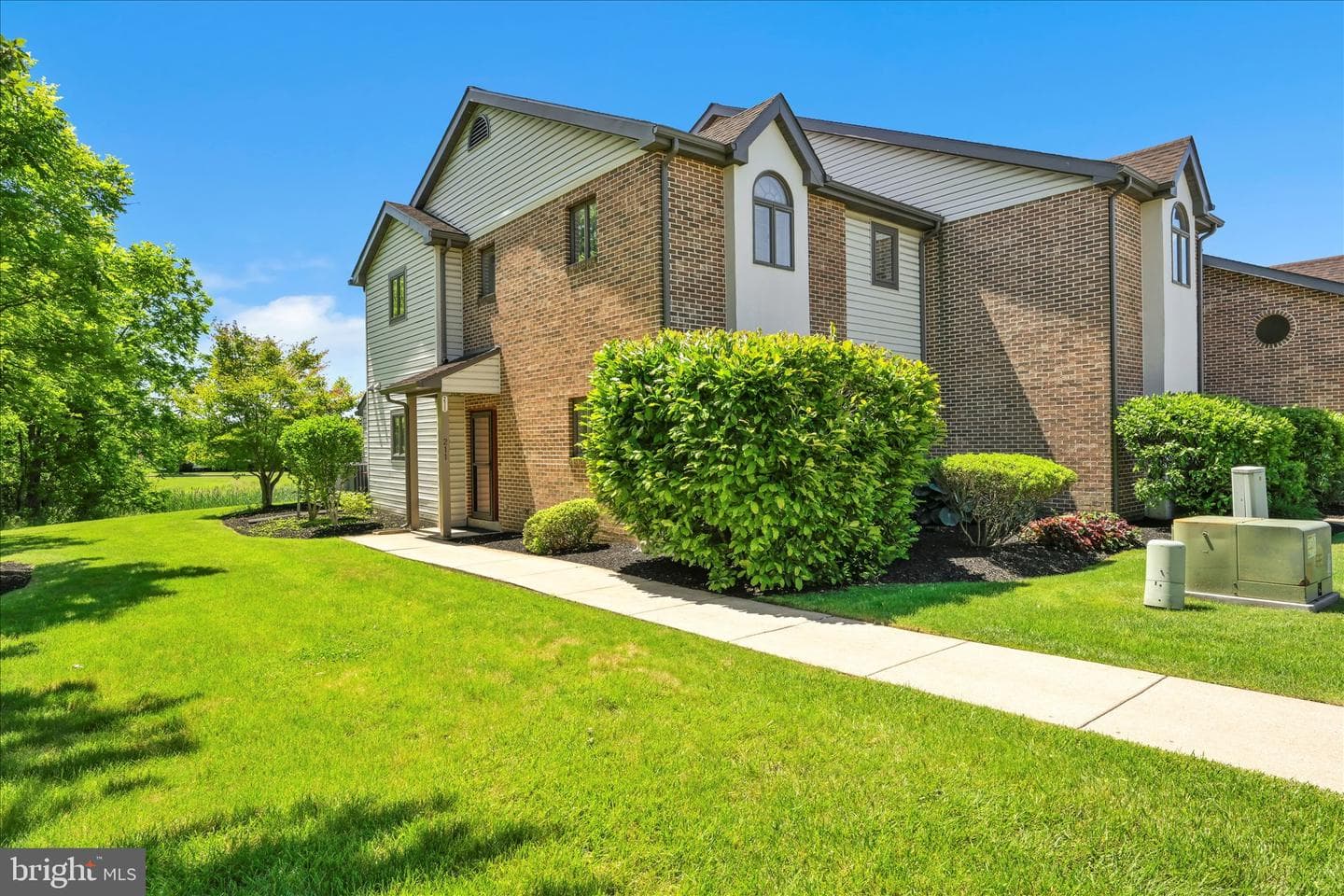 211 Black Oak Drive