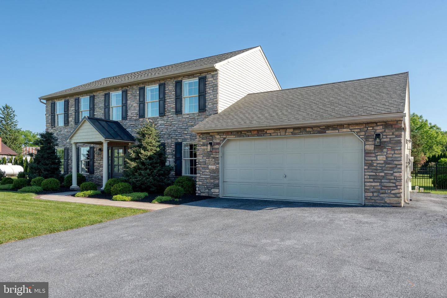 515 High Point Drive photo 2