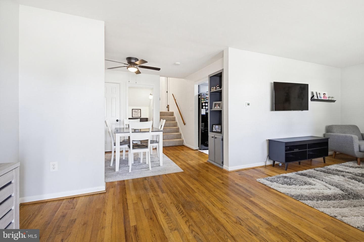 449 W Marion Street photo 8