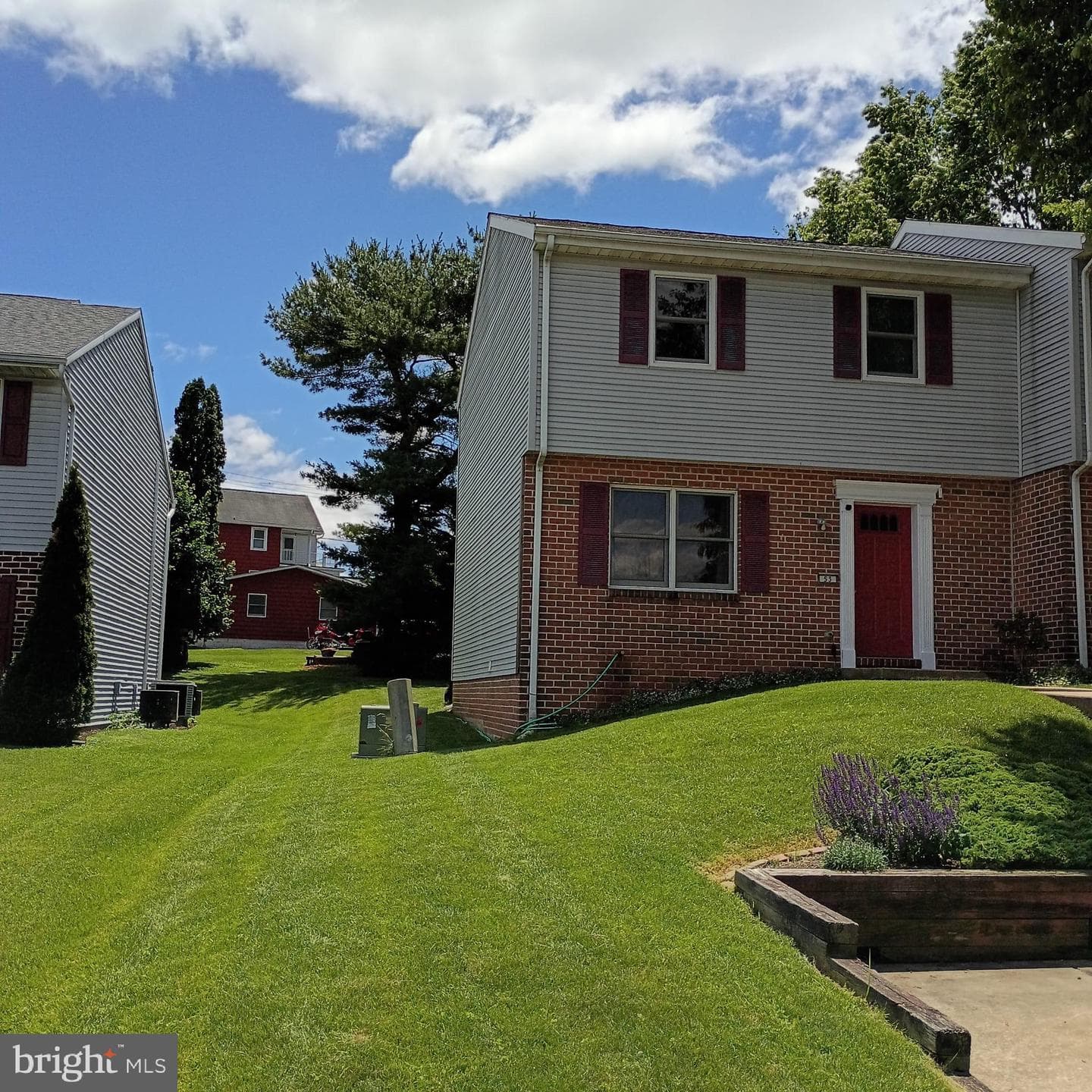 53 Oriole Drive photo 3