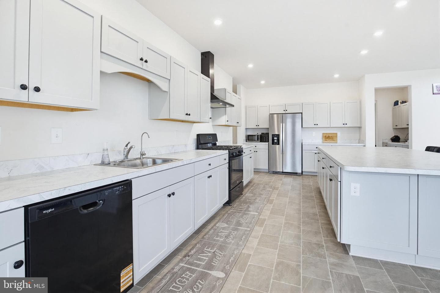 1525 Village Road photo 15