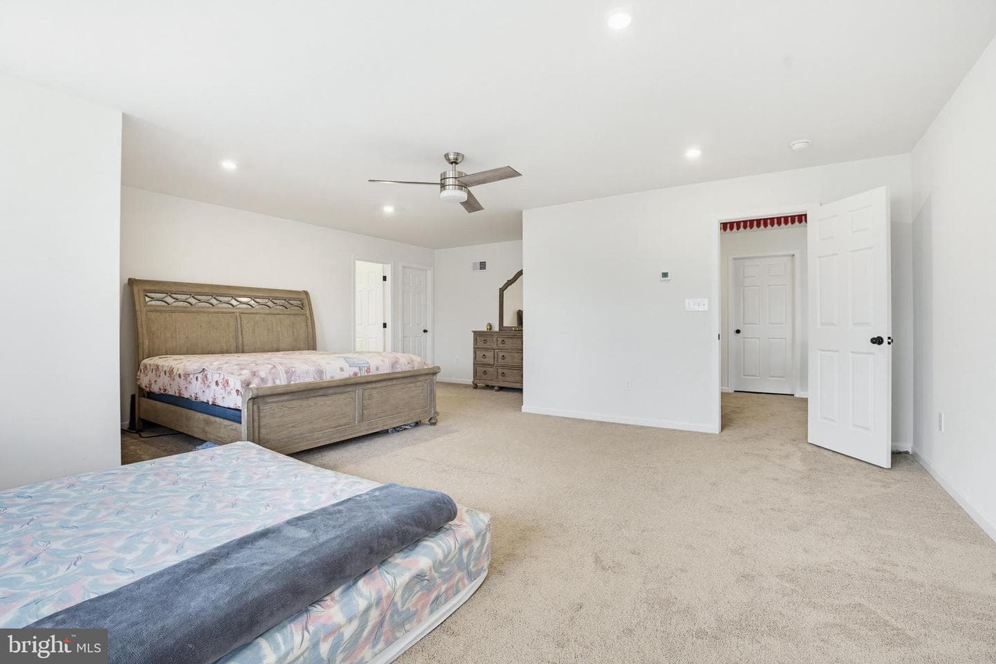 1525 Village Road photo 31
