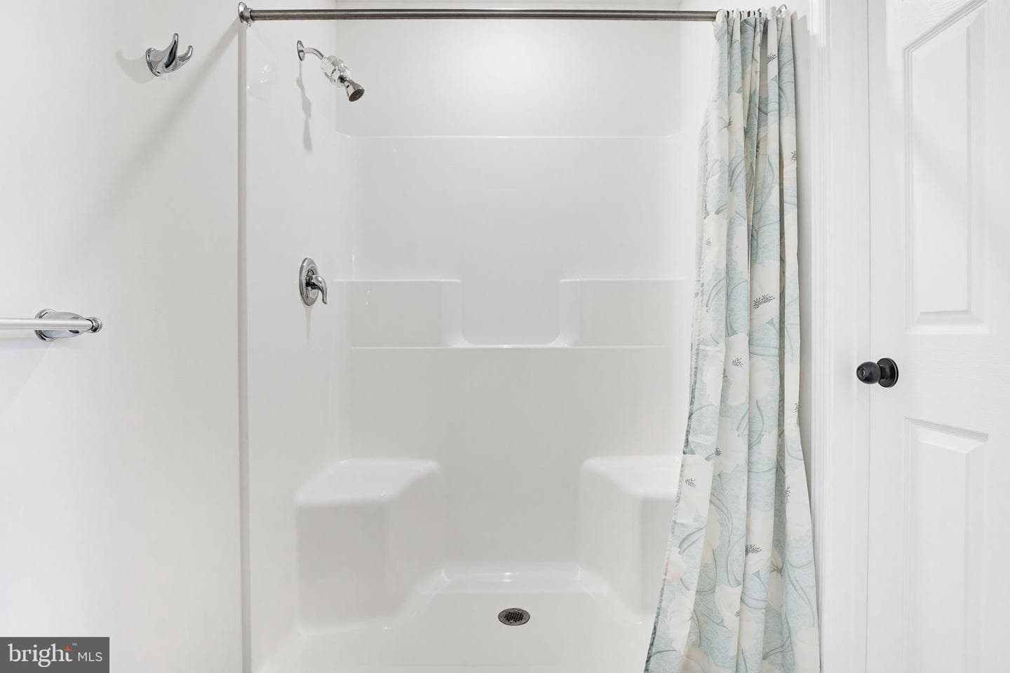 1525 Village Road photo 34
