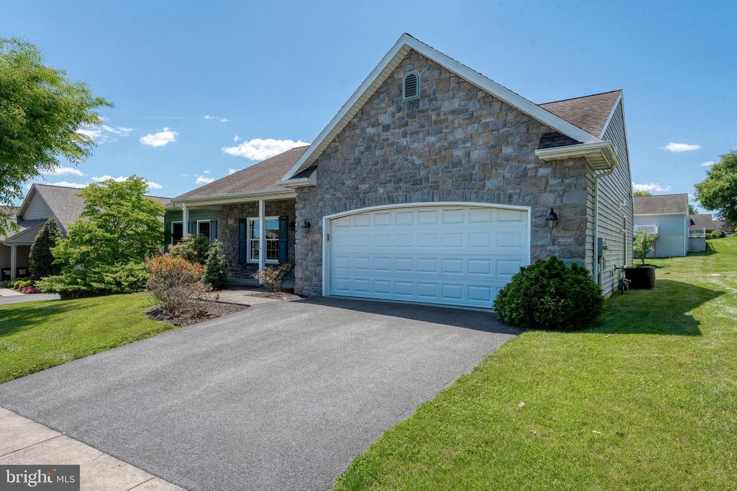 717 Heather Ridge photo 2