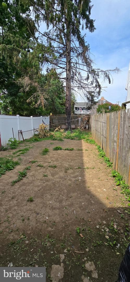 439 E Strawberry Street photo 26