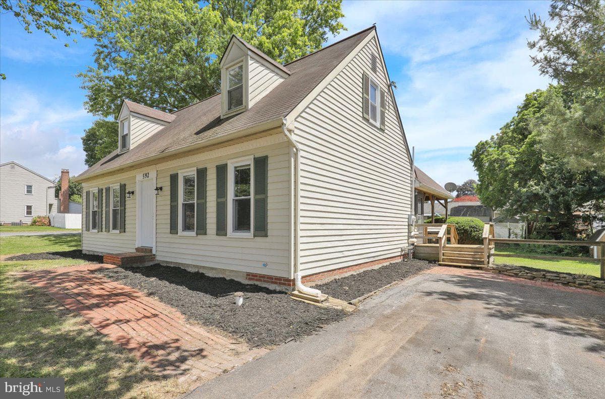 592 Mulberry photo 4