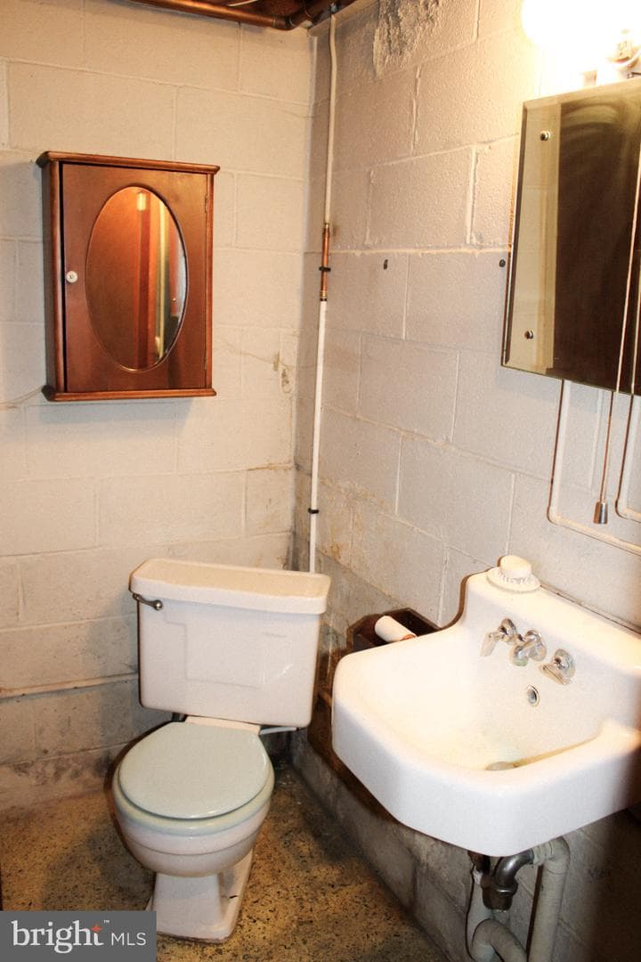 1088 Donegal Springs Road photo 33