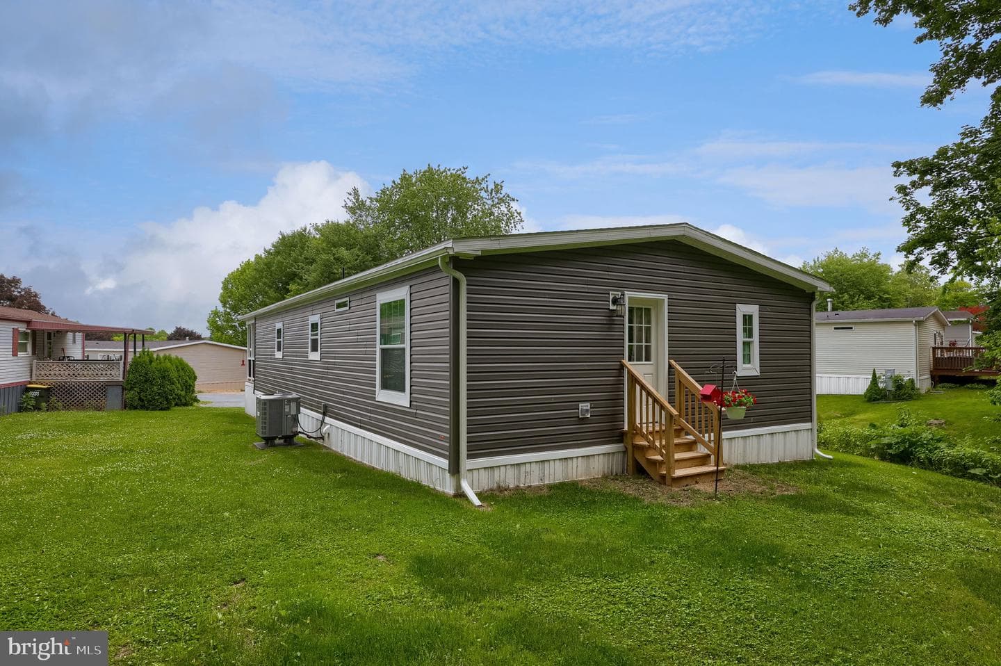 135 Westbrook Drive photo 33