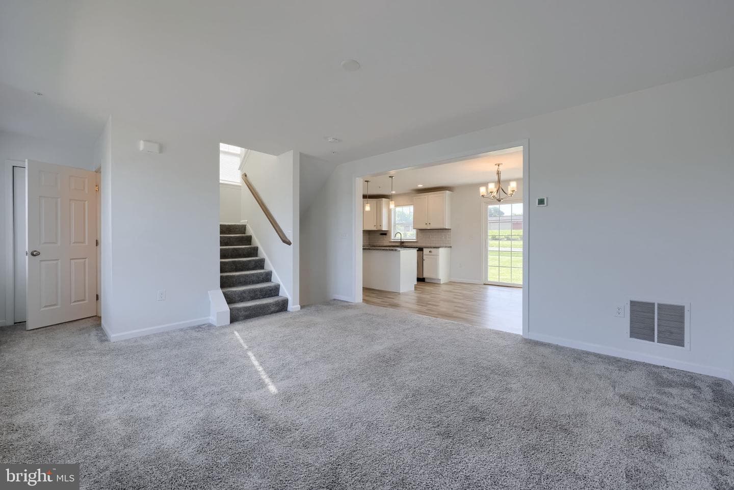 8 Southside Drive photo 18