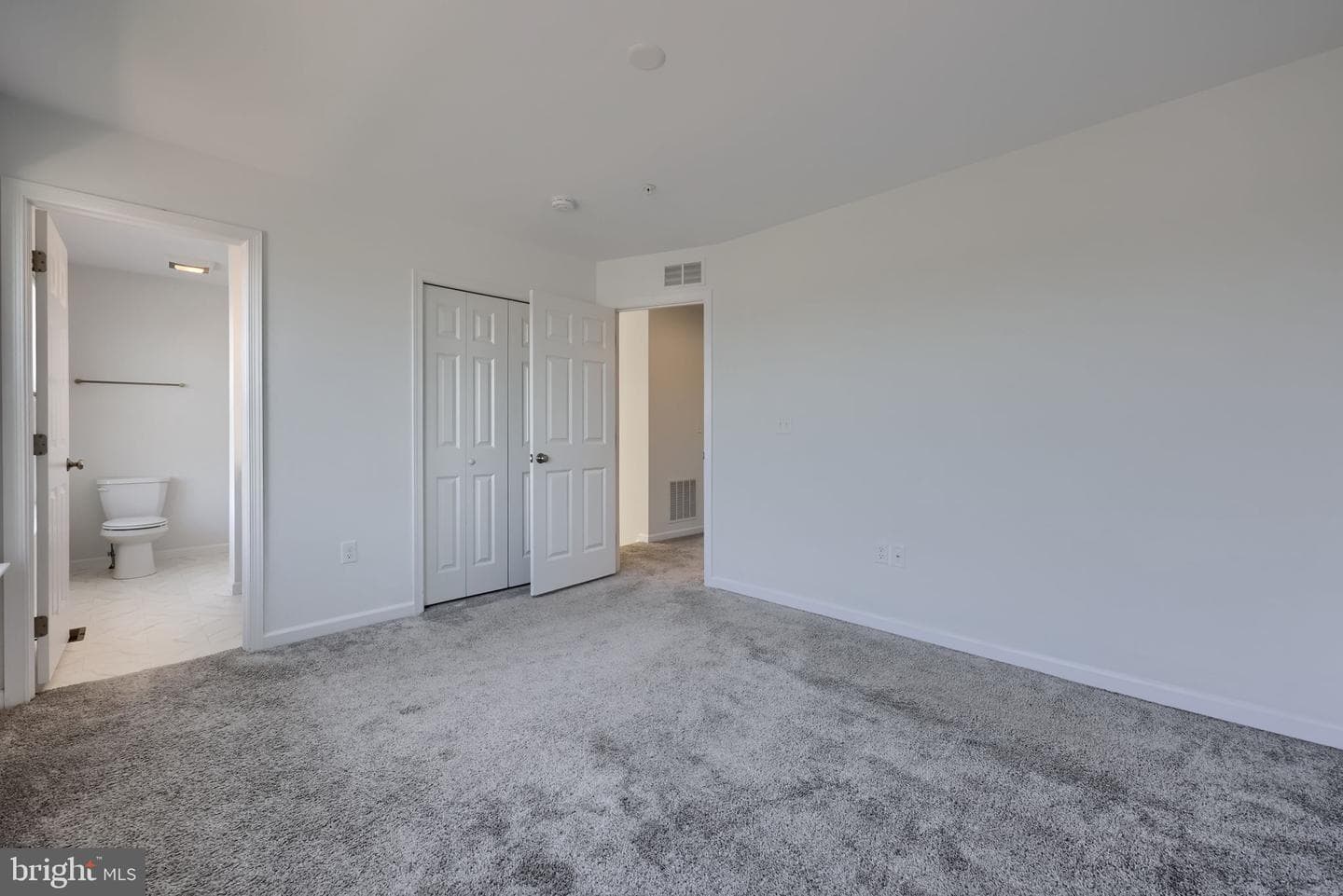 8 Southside Drive photo 24