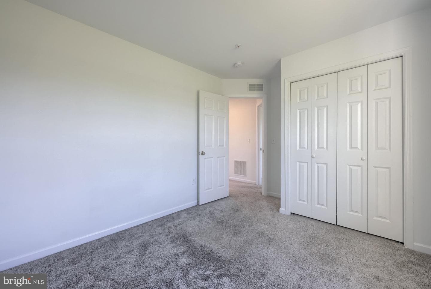 8 Southside Drive photo 29