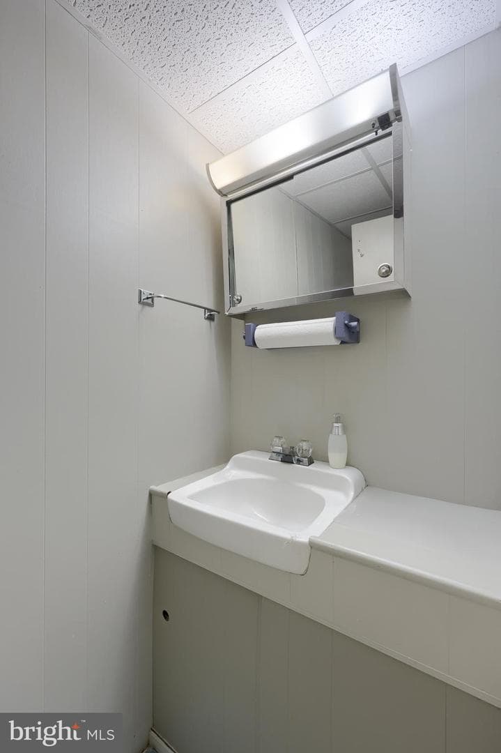 1118 Harriet Avenue photo 44