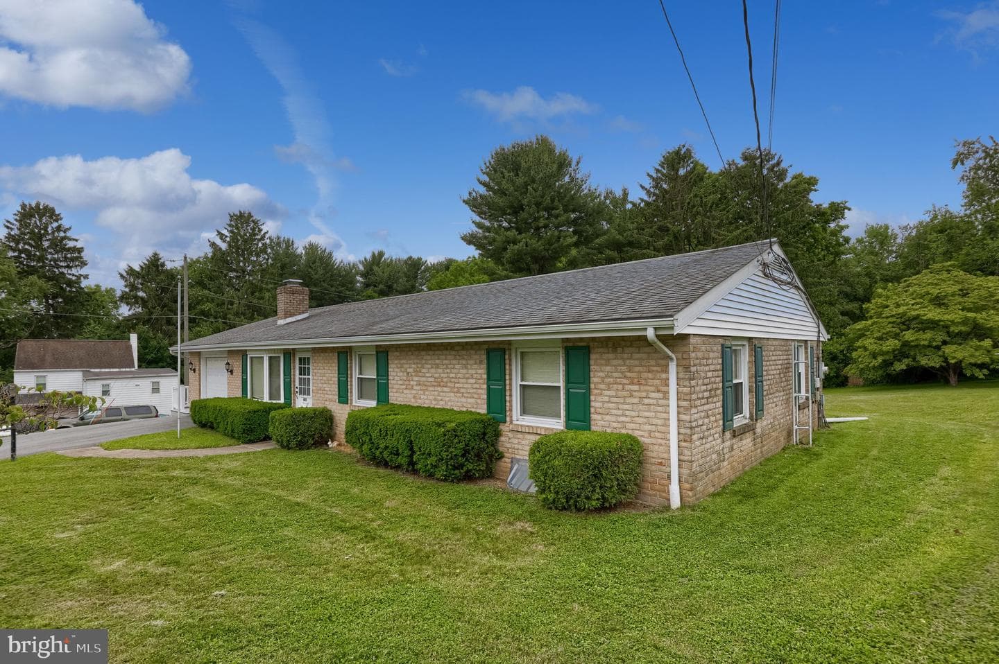 485 Summit Drive photo 32