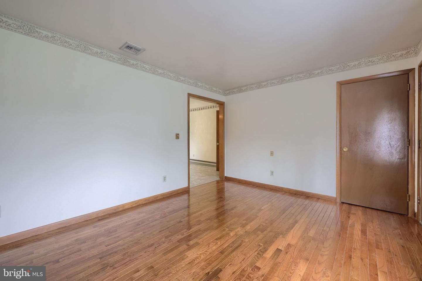 485 Summit Drive photo 8