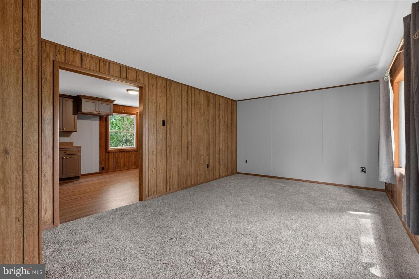 1048 Creek Road photo 4