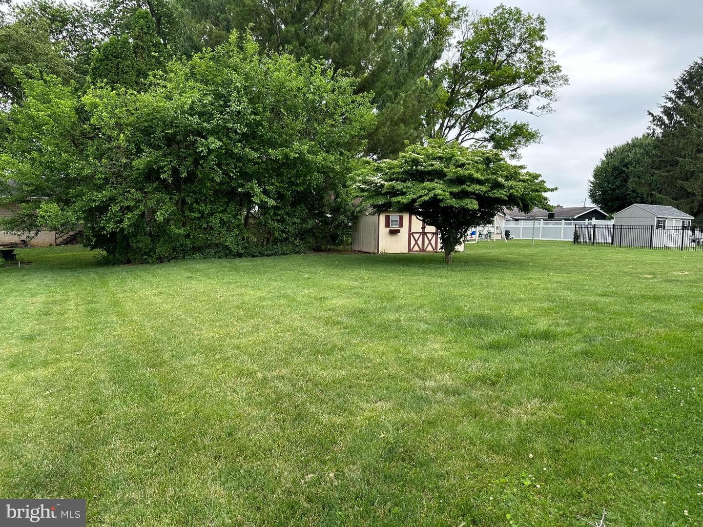 666 Jane Avenue photo 17