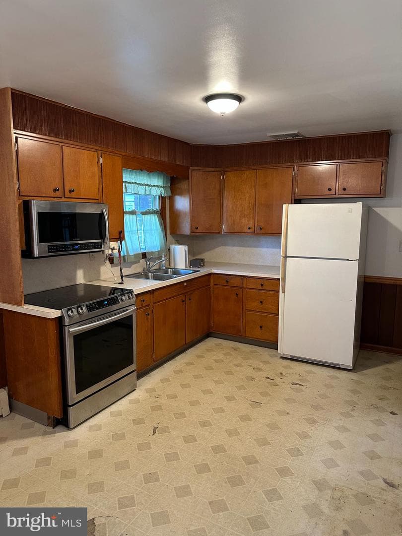 666 Jane Avenue photo 4