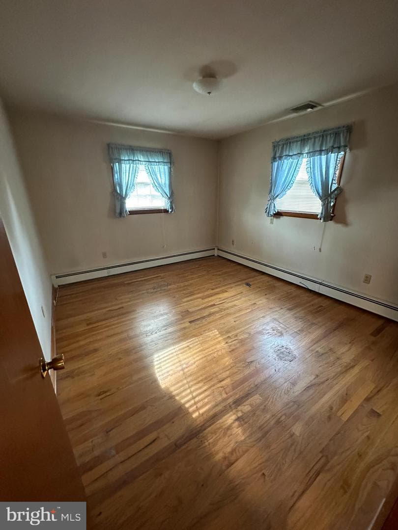 666 Jane Avenue photo 9