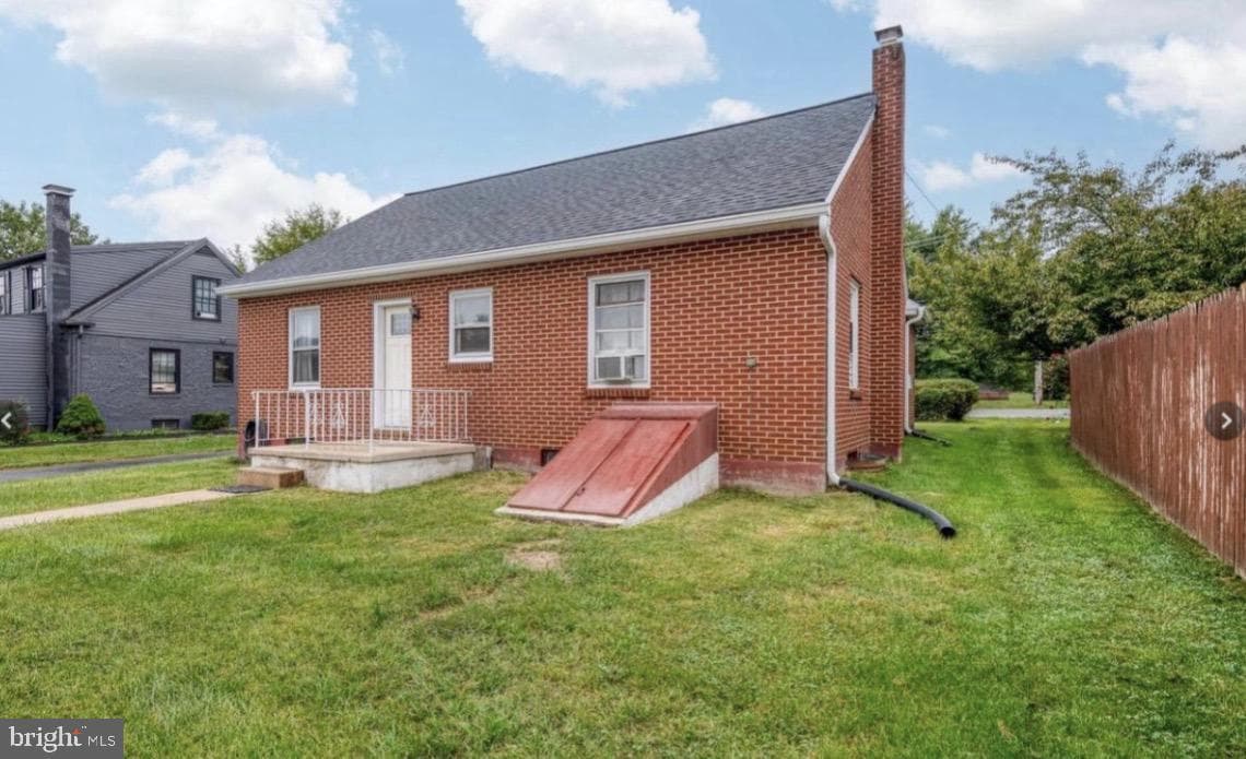923 Rohrerstown Rd photo 15