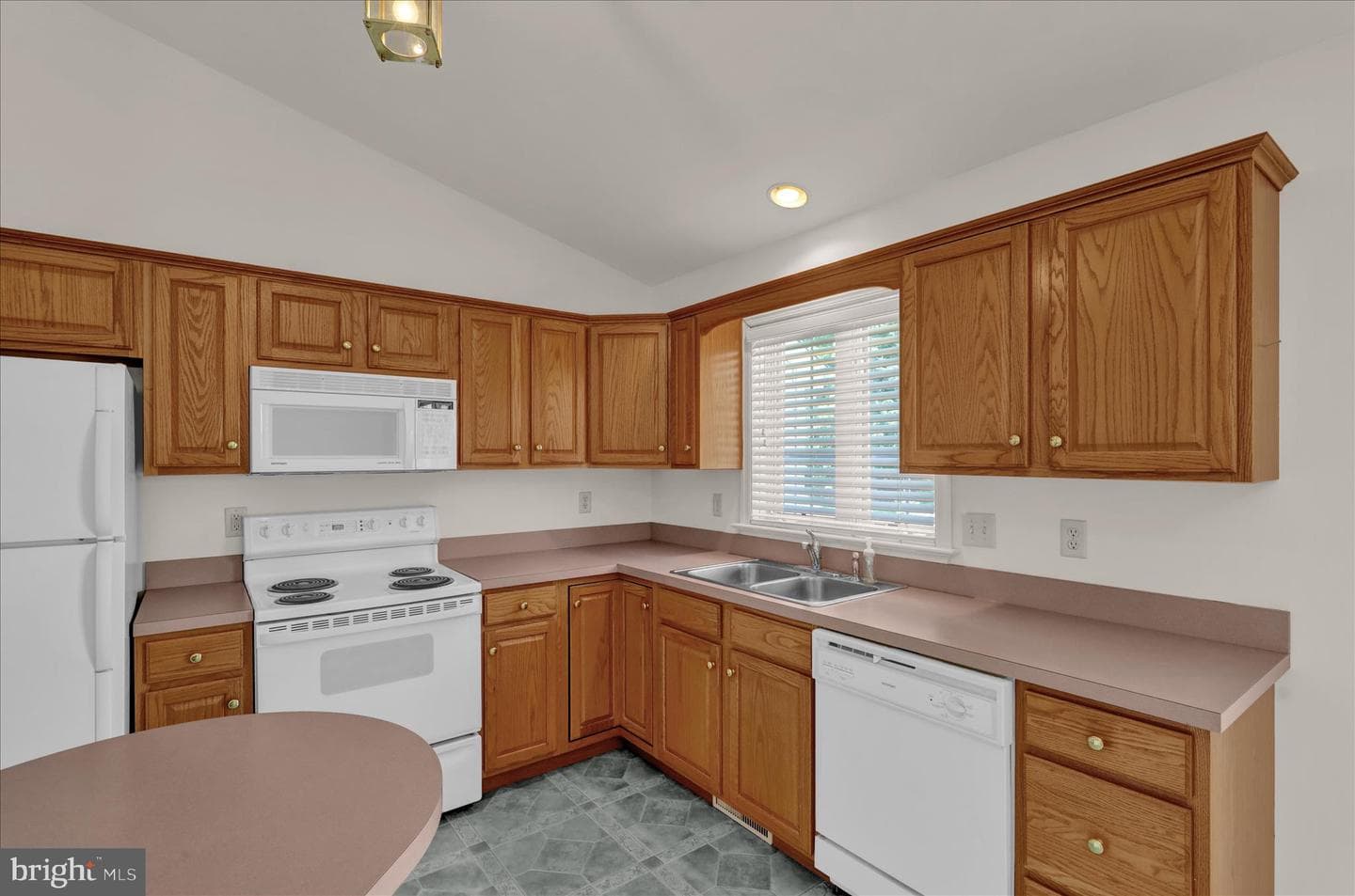 10 Creekside Drive photo 12