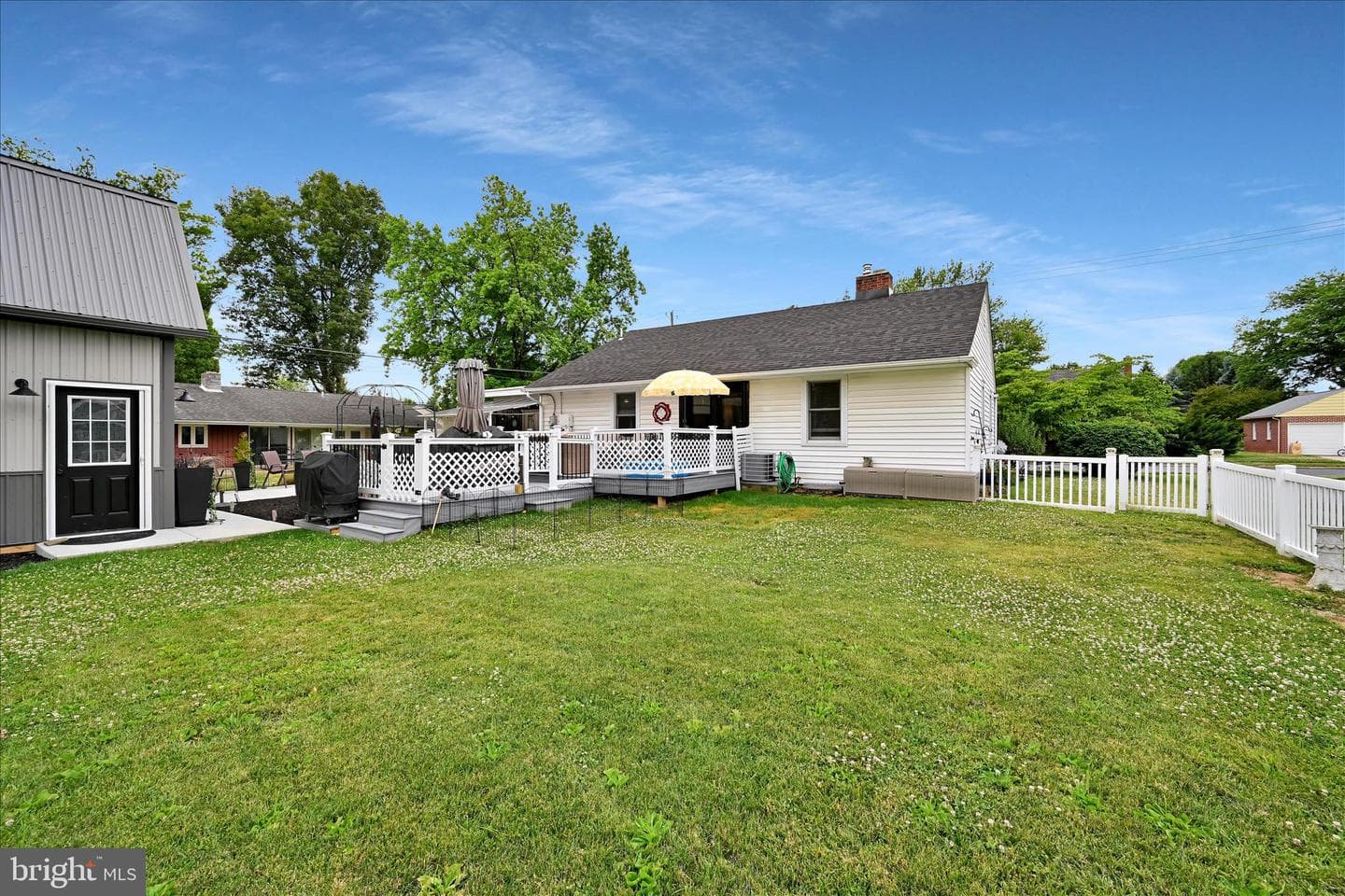 161 N Laurel Street photo 32