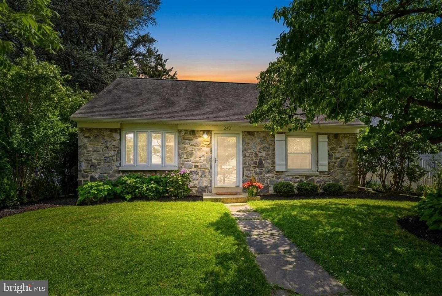 242 Elizabeth Drive photo 31