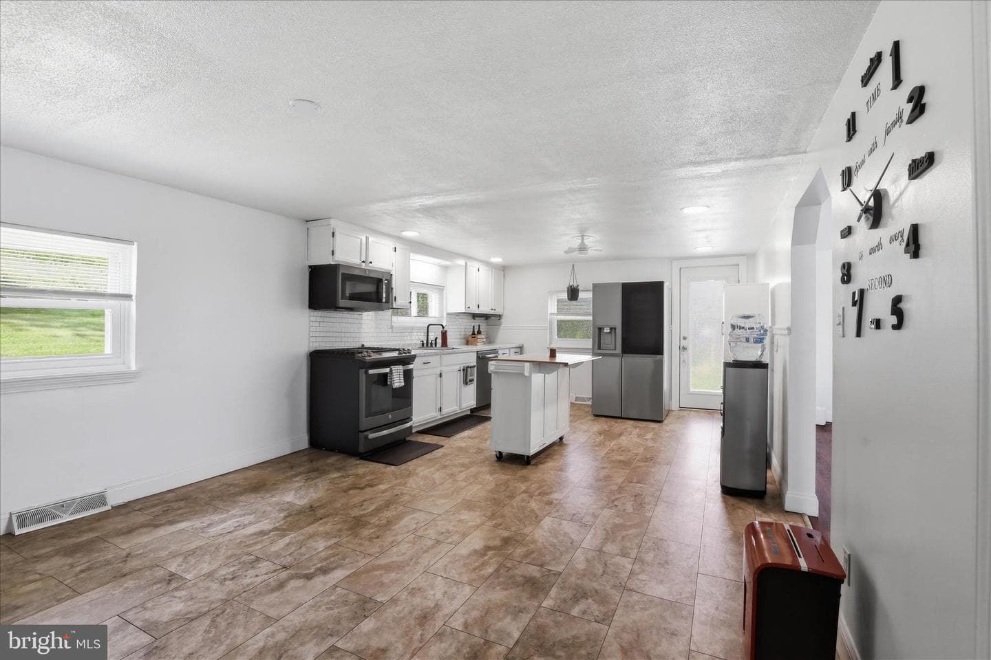 3982 Marietta Avenue photo 5