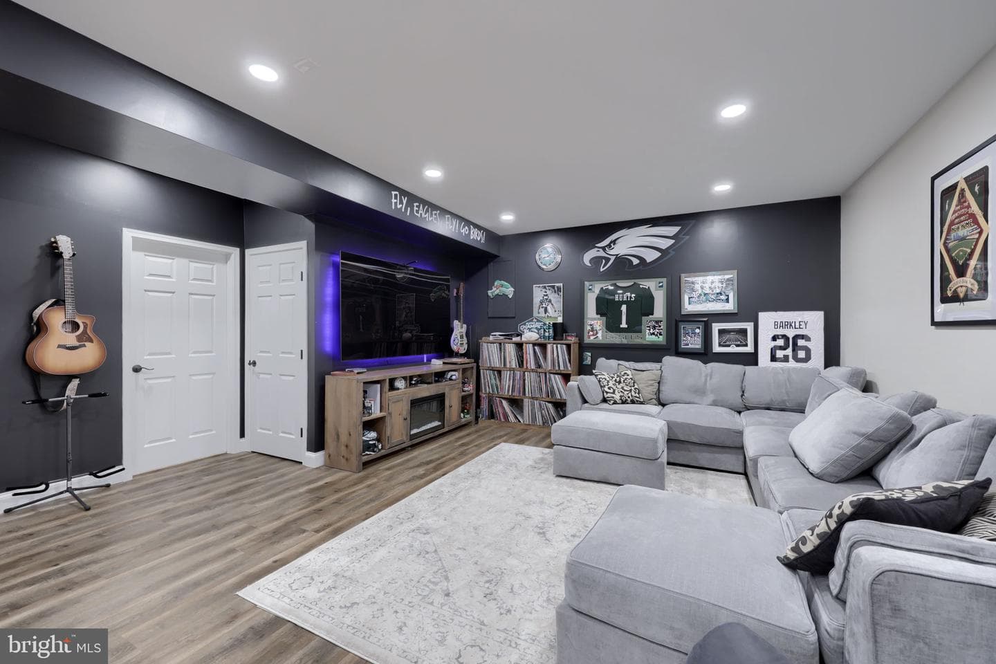 141 E Valley Road photo 33