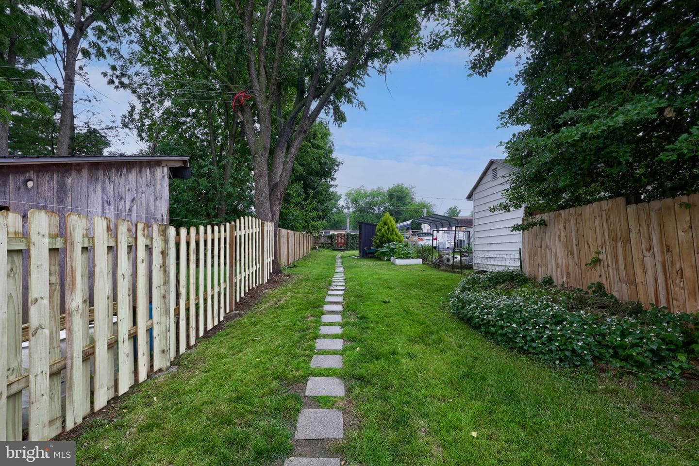 714 Manor Street photo 40