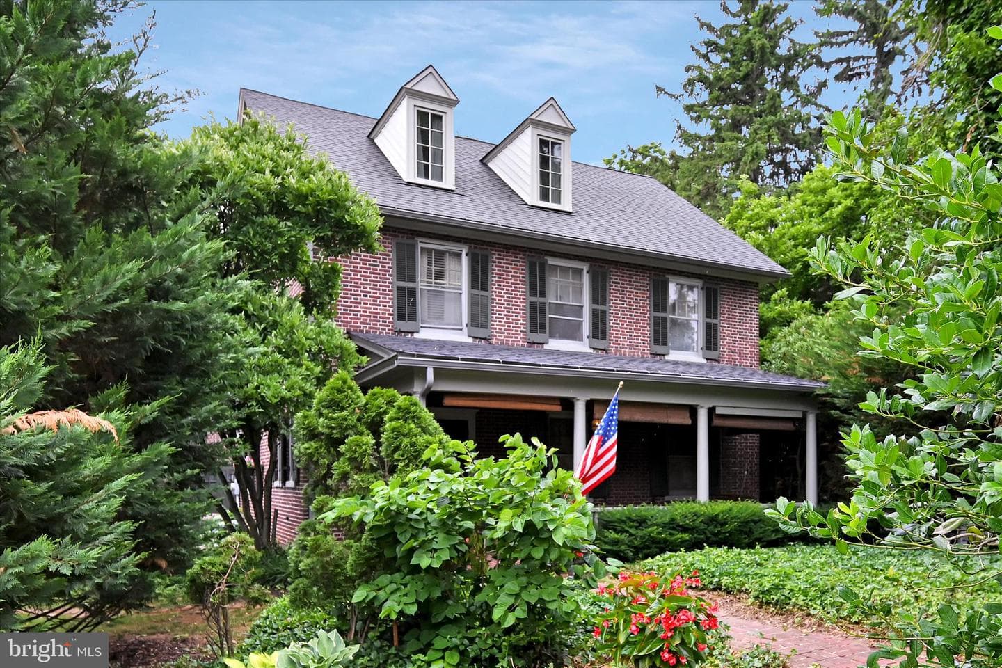 11 Union Avenue photo 5