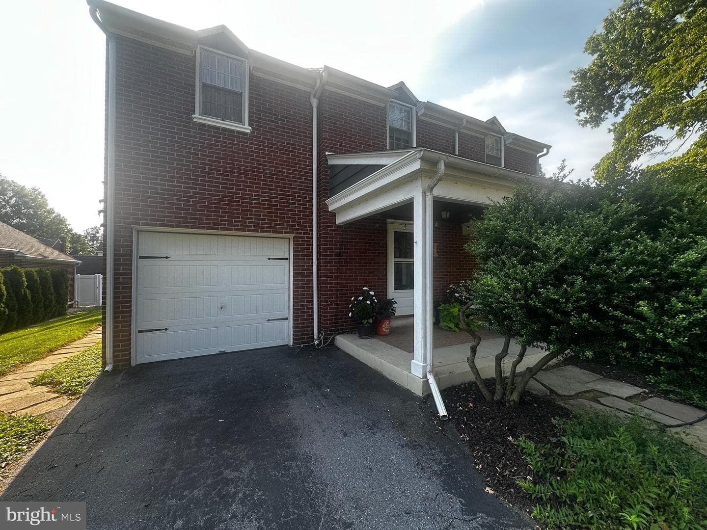 1511 Clearview Avenue photo 4