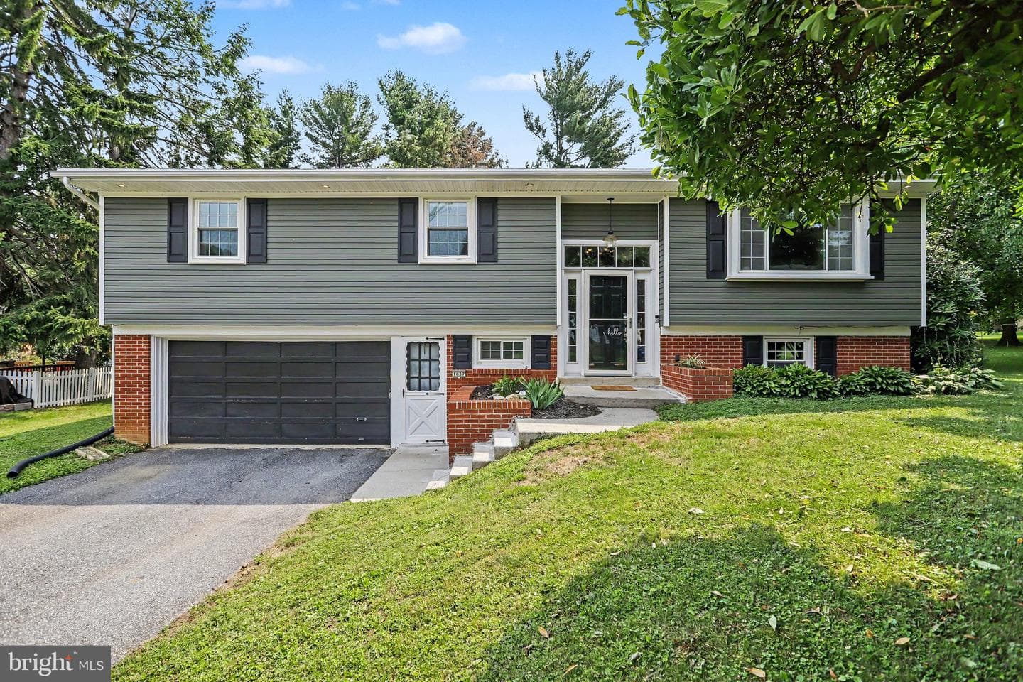 1837 Amity Drive, Lancaster