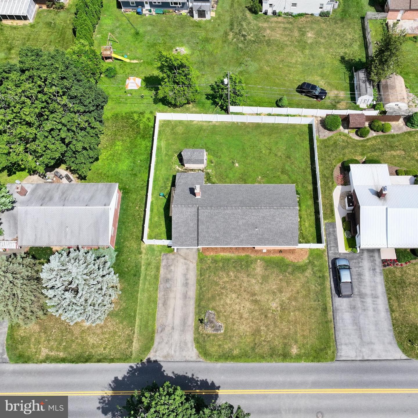 55 Stanley Avenue photo 27