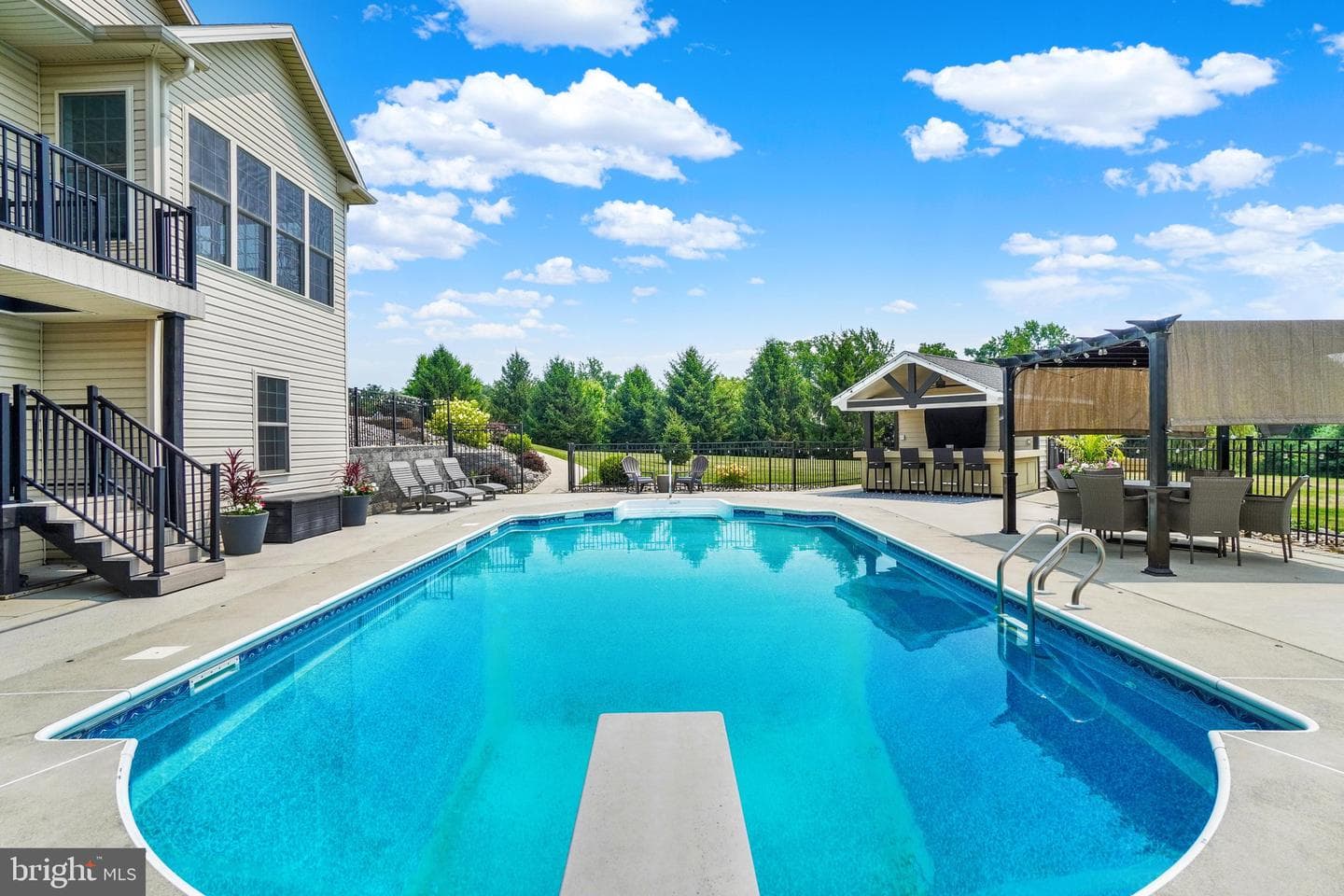104 Monument Drive photo 40