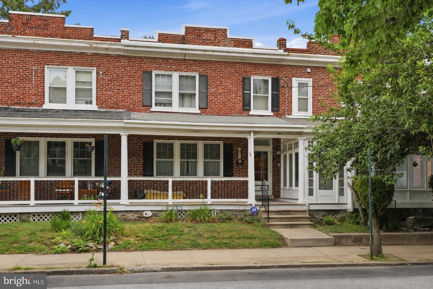 41 E Ross Street