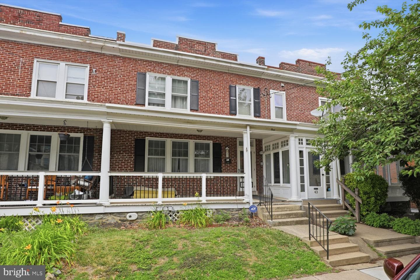 41 E Ross Street photo 2