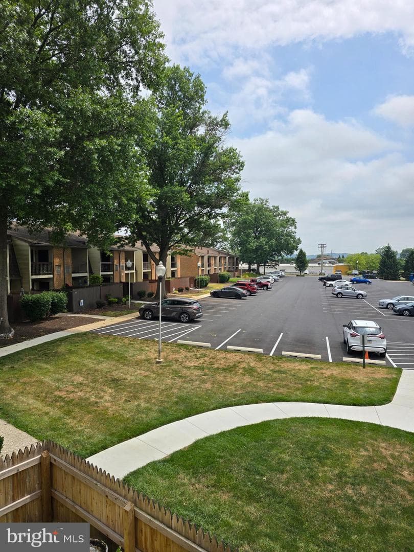 7 Lancaster Estate photo 17
