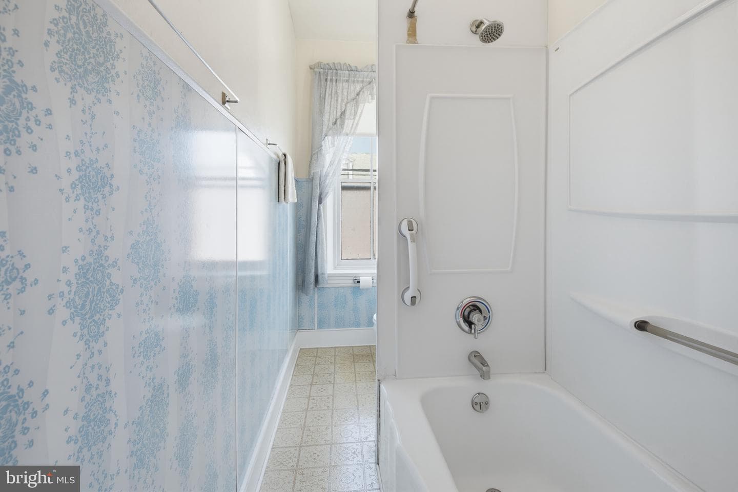 566 Walnut St photo 22