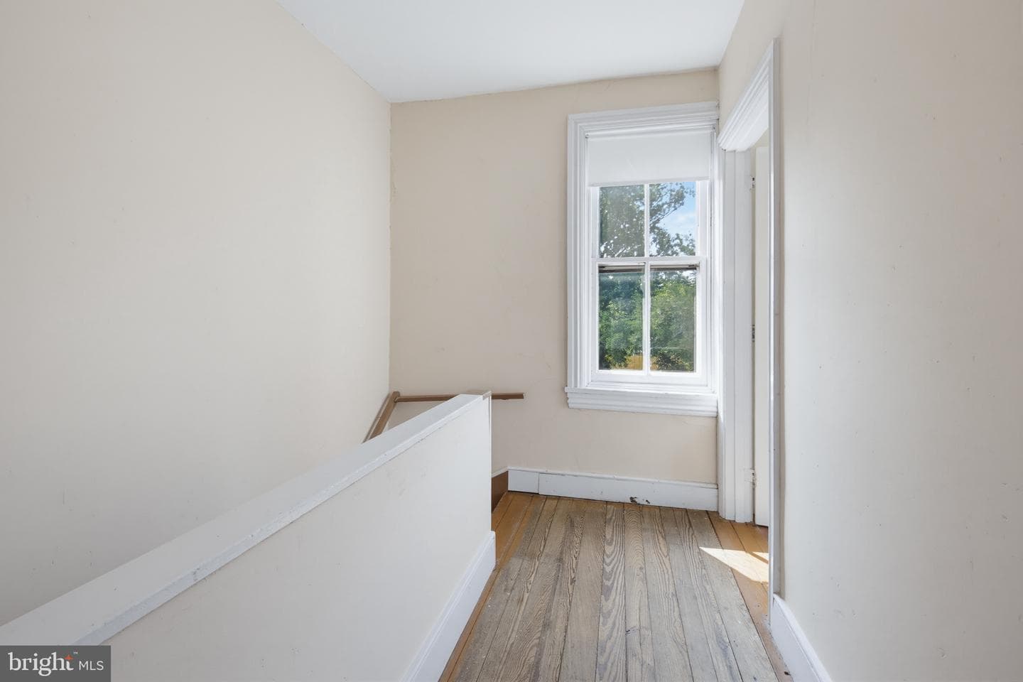 566 Walnut St photo 27
