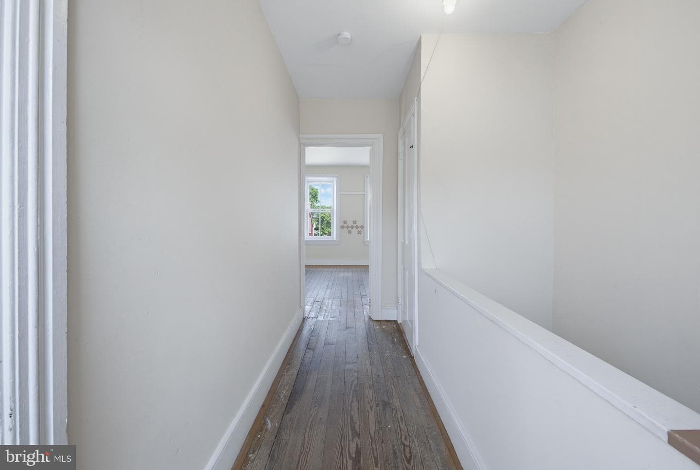 566 Walnut St photo 29