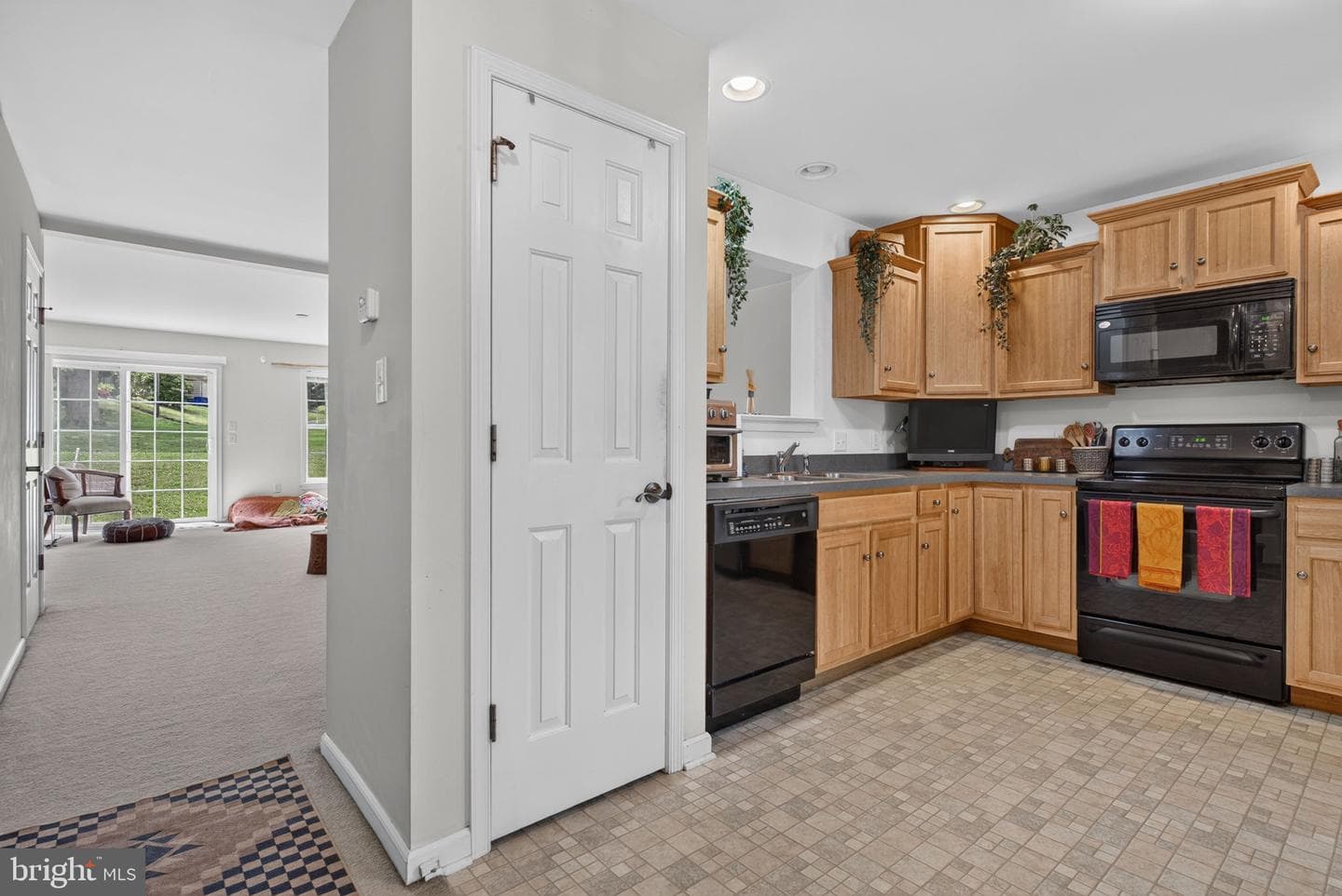 121 Creekgate Court photo 6