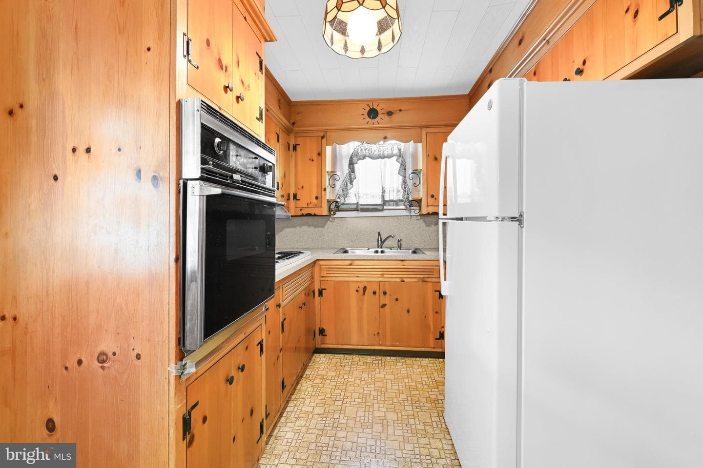 1176 Maple Avenue photo 13