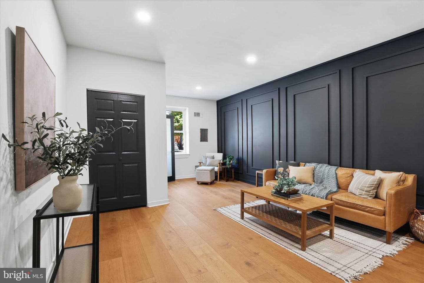 16 E Walnut St photo 11