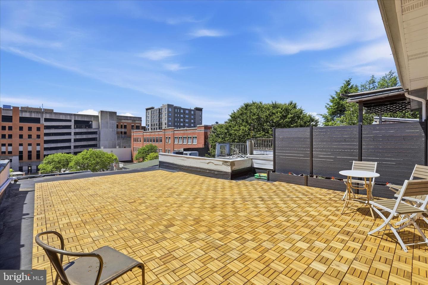 16 E Walnut St photo 41