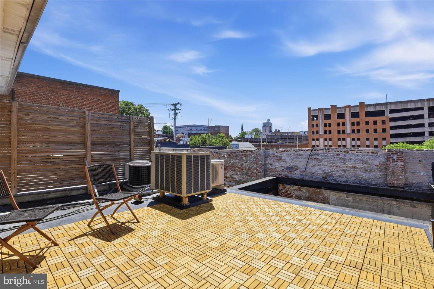 16 E Walnut St photo 43