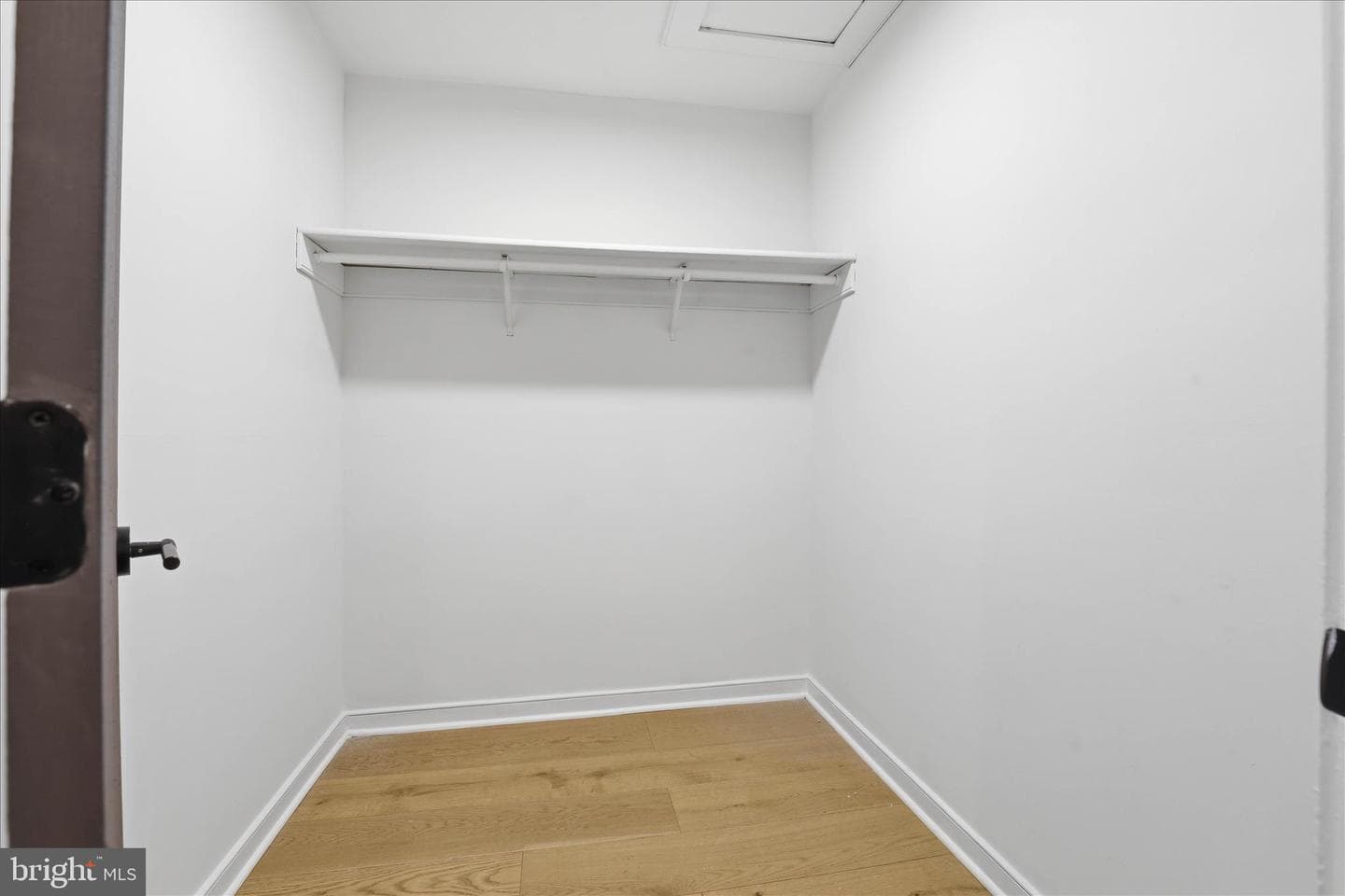 16 E Walnut St photo 56