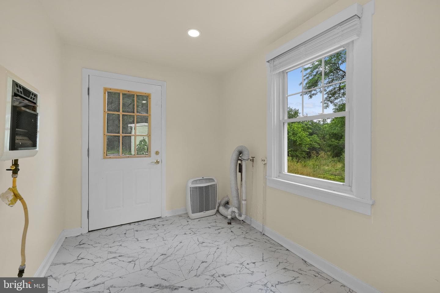 2694 Charlestown Road photo 17